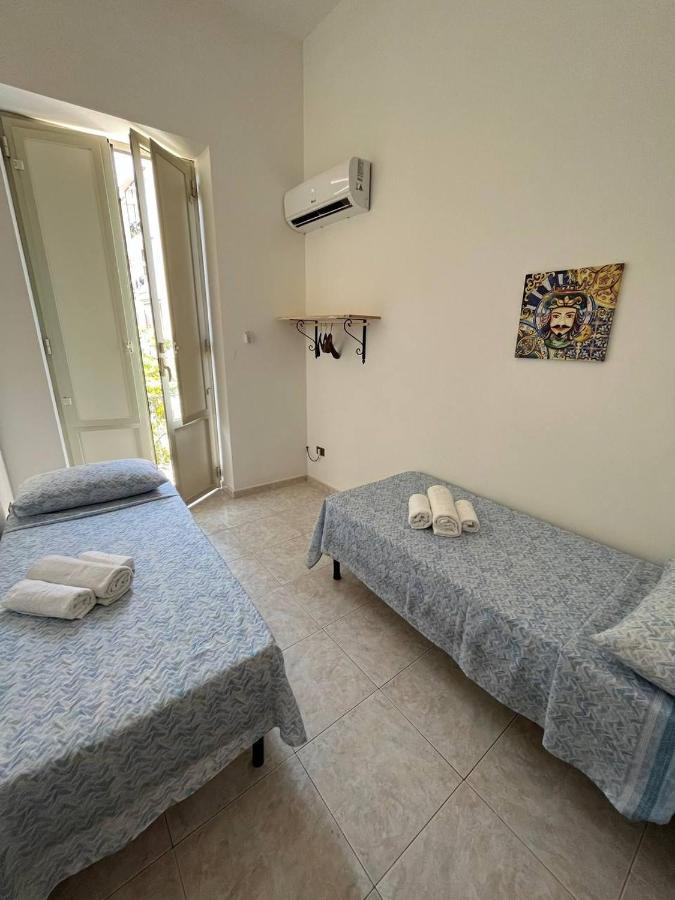 Al Cortile Di Maqueda Apartamento Palermo Exterior foto